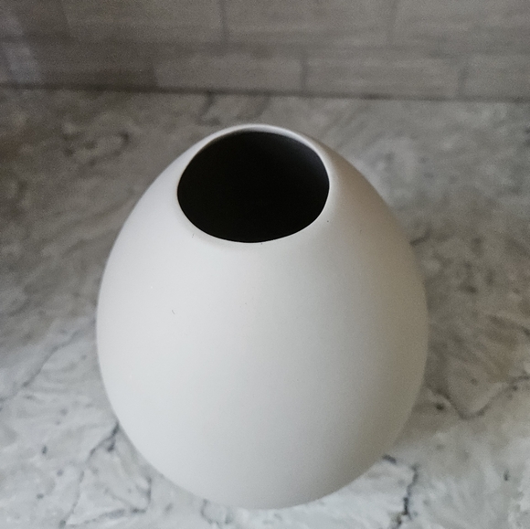 West Elm Organic Ceramic Taupe Bud Vase - Picture 6 of 8
